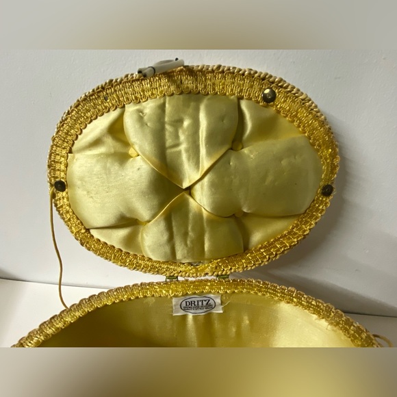 Vintage Oval sewing notions basket by Dritz made in Japan. - Picture 4 of 13